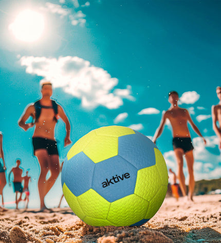 Set of 12 Aktive footballs in size 5, 22x22x22 cm, suitable for sports and outdoor play, arranged in a group.