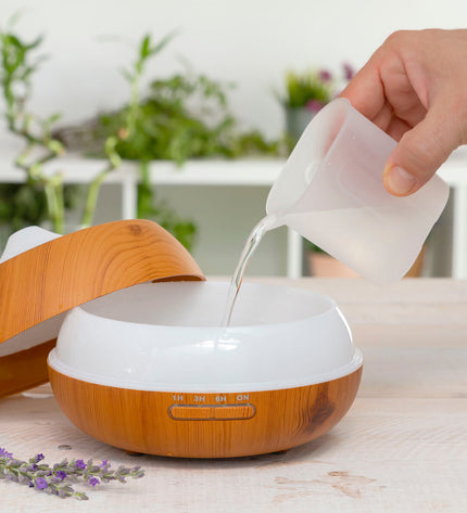 InnovaGoods Aromaverstuiver bevochtiger with multi-colored LED lights, wooden-effect finish, portable air conditioning for home and cooking.