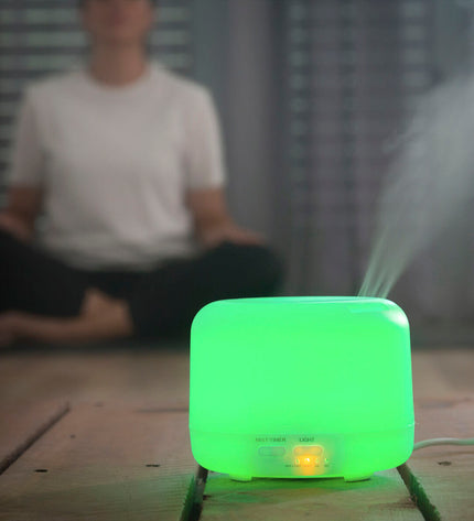 InnovaGoods Aromaverstuiver bevochtiger with multi-color LED lights, portable humidifier for home and kitchen use.