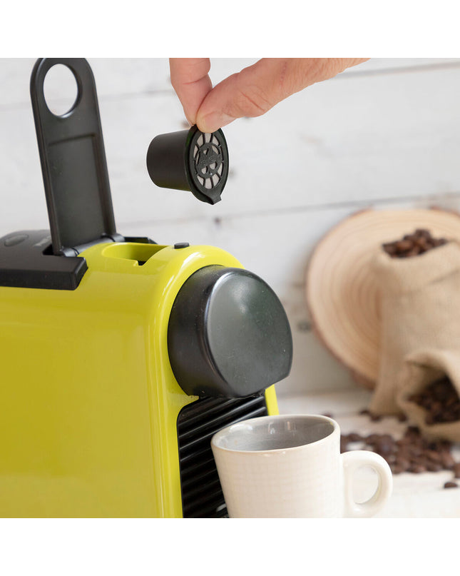 Set of 3 reusable coffee capsules by InnovaGoods for eco-friendly brewing, shown in a close-up image.