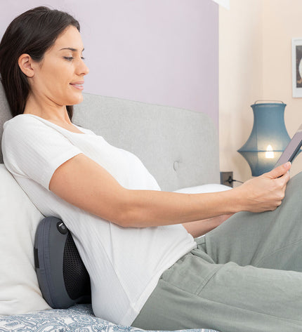 InnovaGoods Compact Shiatsu-massager for health and wellness, showing a portable device with massage nodes and control buttons.
