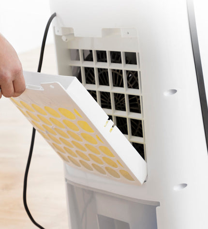 InnovaGoods bladloze, verdampende draagbare airconditioner with LED display, compact design for home cooling and ventilation.