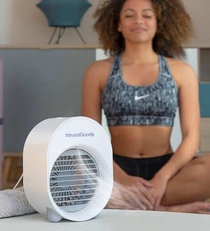 InnovaGoods Mini Ultrasone luchtbevochtiger with LED lights, compact portable humidifier for home and kitchen use.