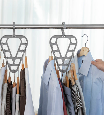 InnovaGoods Orzer hanger organizer set with two durable plastic storage cases for closet organization and clothing accessories.