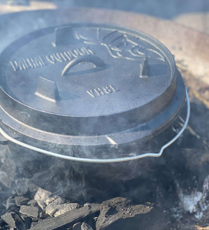 Dutch Oven Roasting Pan Cast Iron 8 Liters