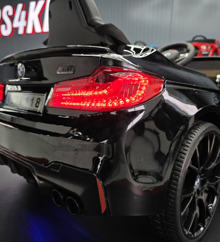 BMW M5 24 volt metallic zwarte kinderauto