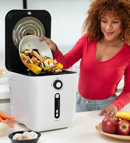Electric kitchen compost machine by Ewooster InnovaGoods, compact device for easy food waste composting at home