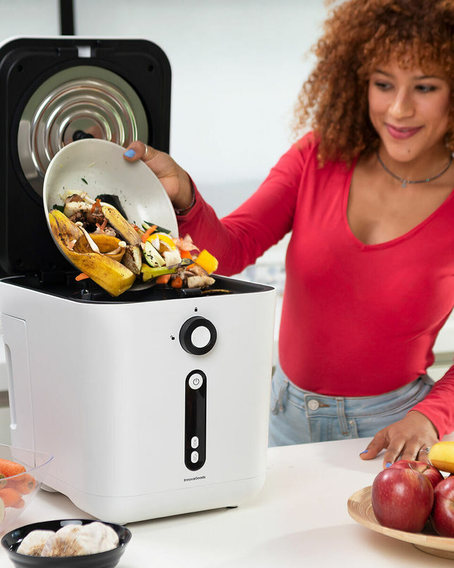 Electric kitchen compost machine by Ewooster InnovaGoods, compact device for easy food waste composting at home